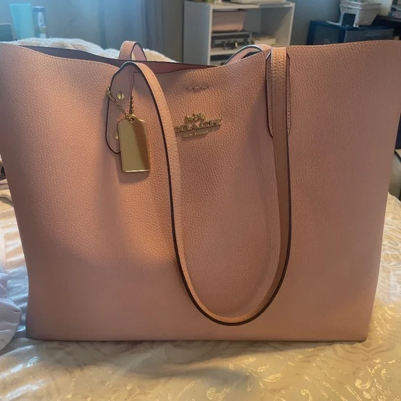 Pink coach purse - Picture 1 of 2